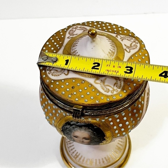 Lenwile Ardault 1940s Cameo Porcelain Pink Trinket Box Hinged Vanity Dresser - Picture 16 of 16